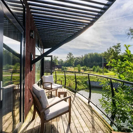 Charming Retreat *